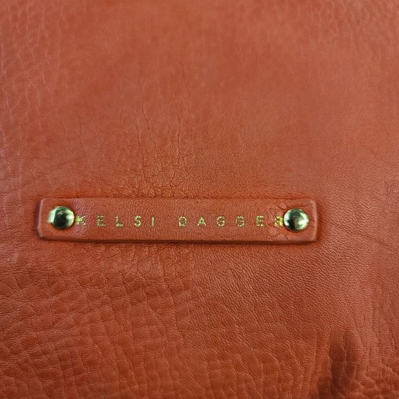 ‼️ NAME YOUR PRICE /// DONATING THU 5/11 ‼️ Vegan Leather Kelsi Dagger Bag - Picture 5 of 10